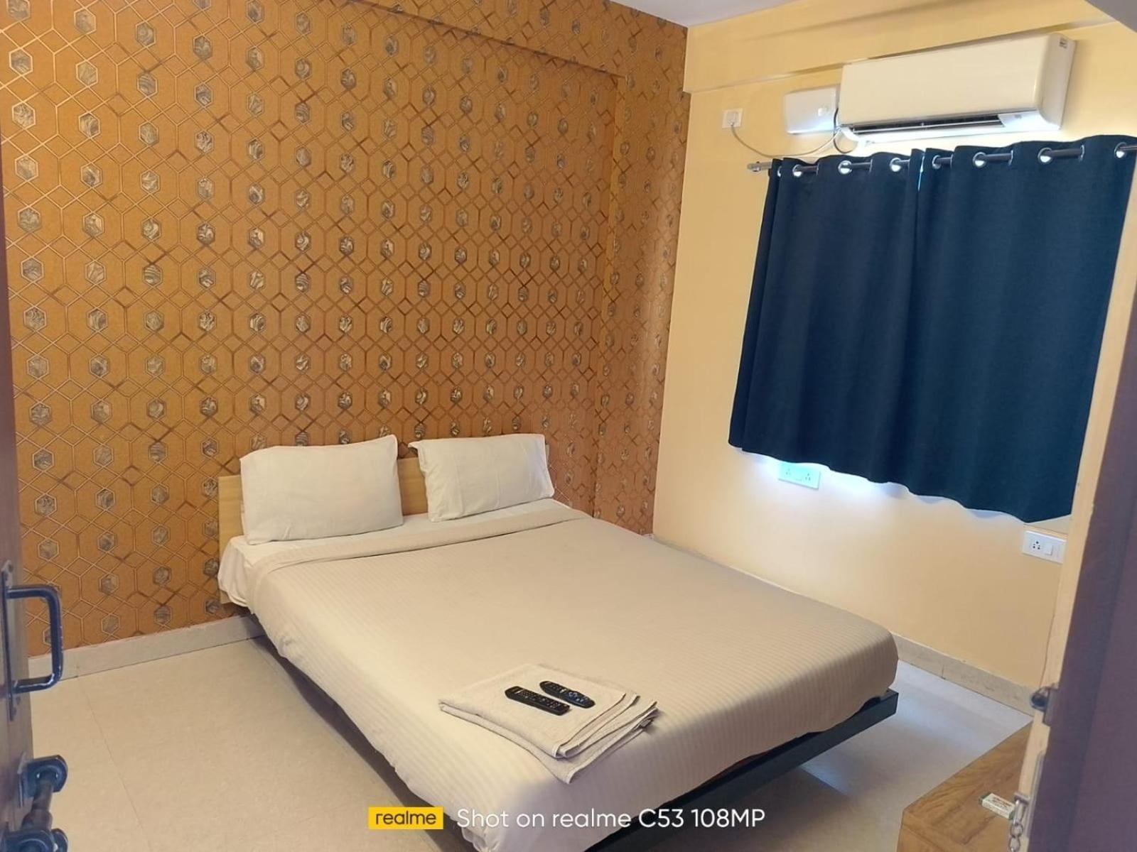 העיר בנגלור Hotel Pallavi Grand מראה חיצוני תמונה