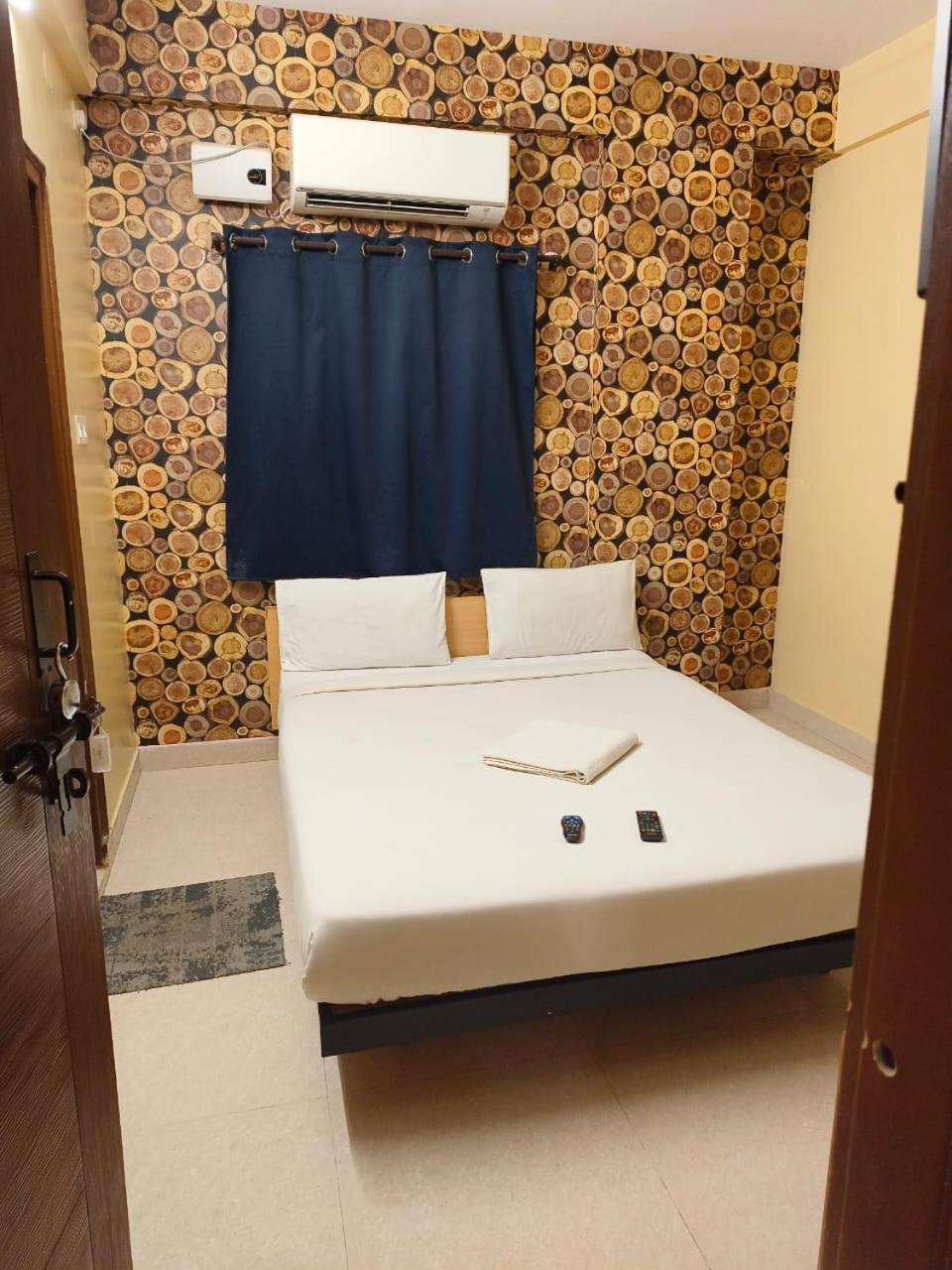 העיר בנגלור Hotel Pallavi Grand מראה חיצוני תמונה