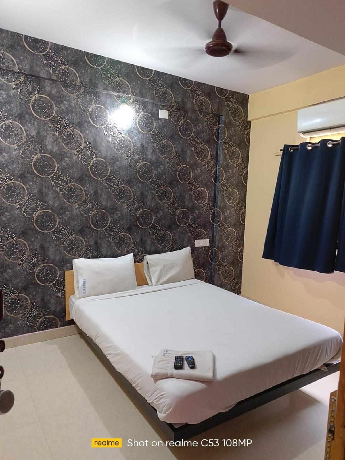 העיר בנגלור Hotel Pallavi Grand מראה חיצוני תמונה